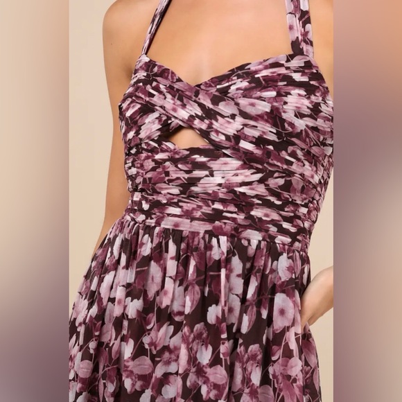 Illustrious Aura Plum Purple Floral Pleated Halter Maxi Dress size S - Picture 4 of 4